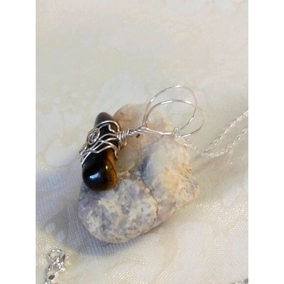 TIGERS EYE Stone Pendant on Silver Plated 26" Chain - Picture 6 of 8